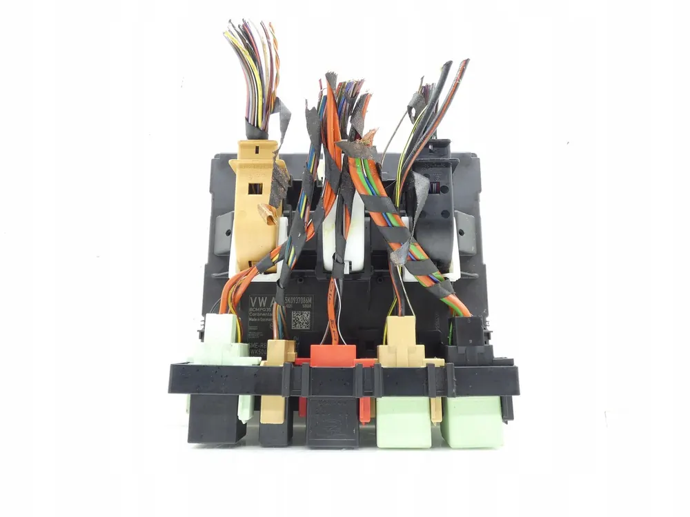 BCM Mukavuusohjain VW Tiguan I Touran I 5K0937086M