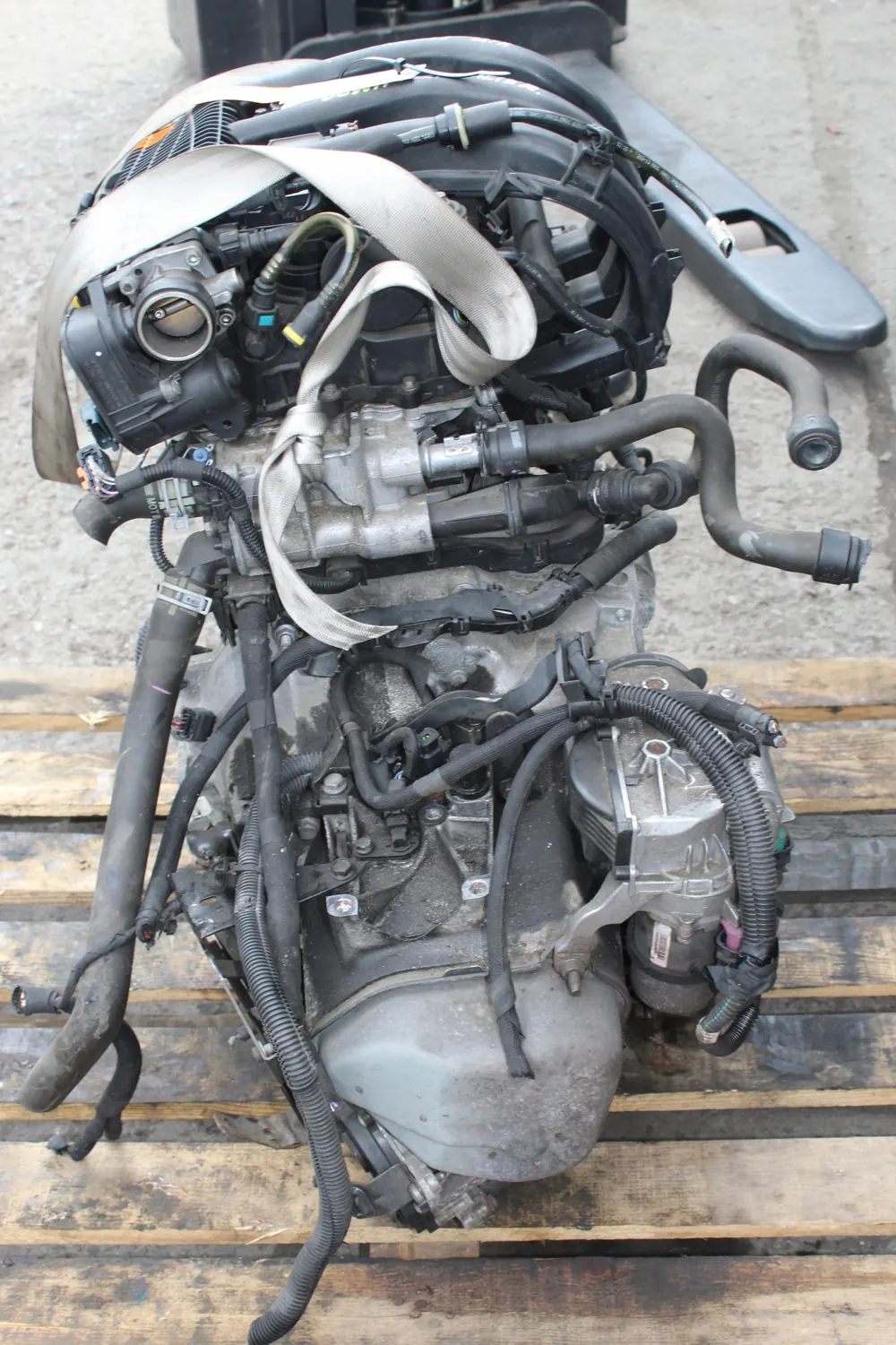 Peugeot Citroen 1.2 THP HM01 complete motor image 3
