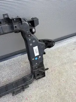 Barre de renforcement avant Nissan Juke II