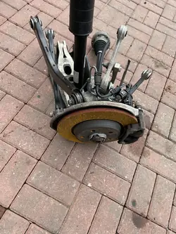 Bakre högra upphängningsknut Audi A4 A5 8W 8W0505432Q