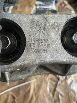 Volvo XC60 I D4 2.0d Arbres d'équilibrage OEM 31460632
