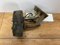 Pakoputken kiinnike OEM 52105718AEPINYA Dodge Challengerille