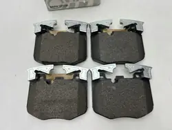Jeu de plaquettes avant OEM 6889570 pour BMW