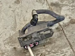 Conduit de refroidissement d'huile BMW F10 F11 OEM 7598250