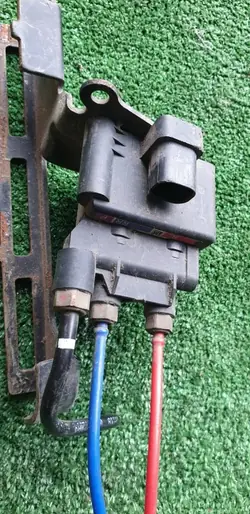 Válvula suspensão pneumática BMW 5 G31 OEM 4722520100