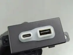 Port USB Jeep Grand Cherokee WL OEM 61571E