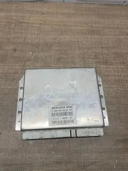 Unidade controle suspensão ar traseira Mercedes-Benz S W220 A2205450532