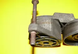 Polia tensor de correia Mitsubishi OE - Peça usada OEM