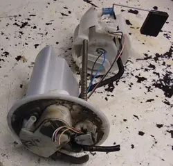 Brandstofpomp Toyota Yaris II 1.0 Benzine Europa