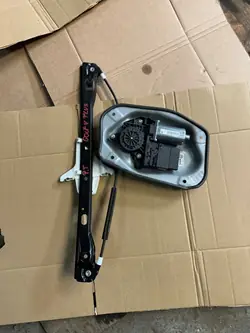 OEM 5M0839402C 1K0959794E Höger Bakrutsregulator