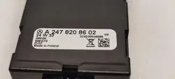Mercedes USB-pistorasia OEM A2478208602 - Käytetty