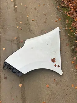 RENAULT MASTER III 2010- Främre Vänster Skärm 631017411R