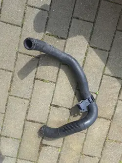 Mazda OE SH01-13700 manguera de agua