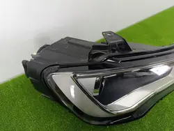 AUDI A3 8V Lampe Avant Droite Bi-Xénon 12-16