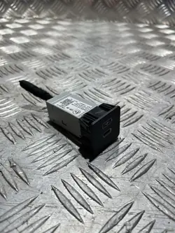 USB-C-port OEM 8A350-TJB-A113-M1 för Honda ZR-V