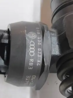 Pompe à lave-glace OEM 038130073AG pour Skoda Fabia I TDI