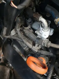 Kraftstoffinjektorpumpe Audi A1 8X VW Passat B7 1.6 TDI CAY OEM