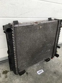 Radiateur d'eau Mercedes W124 E220 M111 2.2