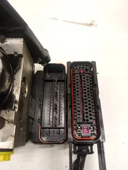 ABS-pumpkontakt OEM 1K0614517AS för Skoda Octavia II
