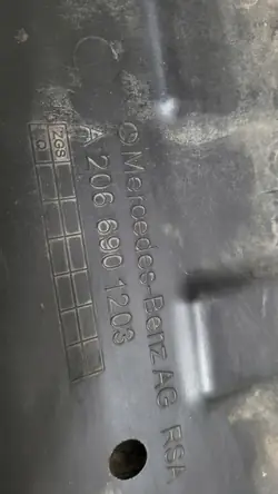 Mercedes Classe C W206 Couvre-moteur inférieur OEM A2066901203