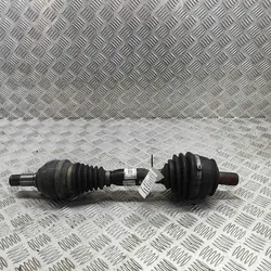 Semi-eixo dianteiro esquerdo Infiniti Q30 2019