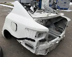 OEM PAS TYŁ TYLNY WANNA BŁOTNIKI Toyota Avensis T27 Sedan