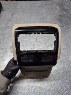 Climatronic Tunnelcentertrim OEM 3V0863289