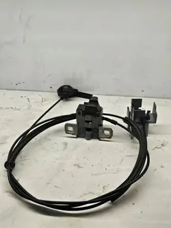 Serrure de capot Jaguar XK/XKR OEM 2W9319A434BA - Occasion