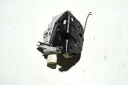 Höger framdörrslås AUDI A4 8E2837016AA