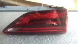 VW GOLF VIII Lámpara de Maletero Izquierda