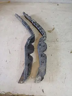 Guide Paraurti Anteriore Sinistra + Destra Skoda Octavia II