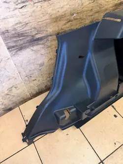 OEM 7627168P10 Bagageutrymmesfoder höger Suzuki Baleno II