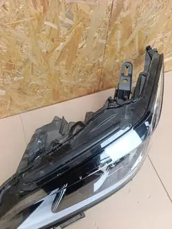 Farol esquerdo OEM KMKNJB564 para Lexus ES VIII 2018-2022