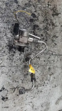 Pompe à carburant OPEL ASTRA V K 1.0 T