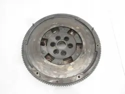 Kaksoismassaväkäri Audi A3 Q3 Skoda Octavia VW Golf VI