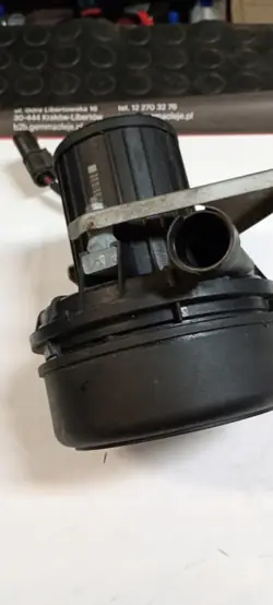 Pompe à air secondaire Pierburg OEM 1821536701 pour BMW
