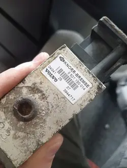 Vanne de réglage de hauteur 3944717