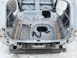 Painel lateral traseiro PU25487 para Renault Clio V 19-