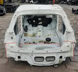 Para-choques traseiro 3D OEM PAS TYŁ TYLNY WANNA 3D VOLKSWAGEN POLO 6R