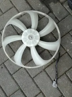 Toyota OE Tuuletin 16363-0D130 Avensis III T27:lle