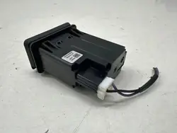 Port USB OEM 253315SA0A pour Nissan Leaf ZE1 2020