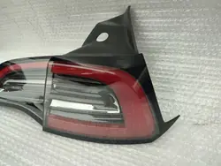 Ensemble de Feu Arrière Droit Tesla Model Y