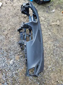 Mazda 3 2015 Instrumentbräda Konsol OEM MBNG07638