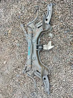 Mazda OE etuakselinrunko Mazda 2 II 1.3 07-14