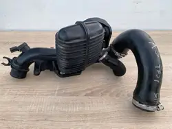 AUDI Q5 A5 Intercooler Rohr Resonator - 8K0129955A