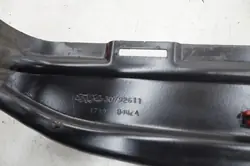 Support inférieur pour VOLVO V50 30792611