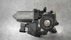 Oikea etumoottori VOLVOMAR-141400 Audi A3 8L 1.6B
