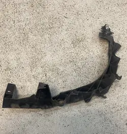 Rechter Scheinwerferhalter OEM 51647116708 BMW 3 E90/E91