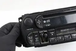 Radio CD/Cassette OEM P04858543ACA pour Chrysler PT Cruiser