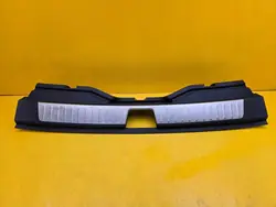 Lynk & Co 01 Tavaratilan kansi OEM 8888526697 Käytetty